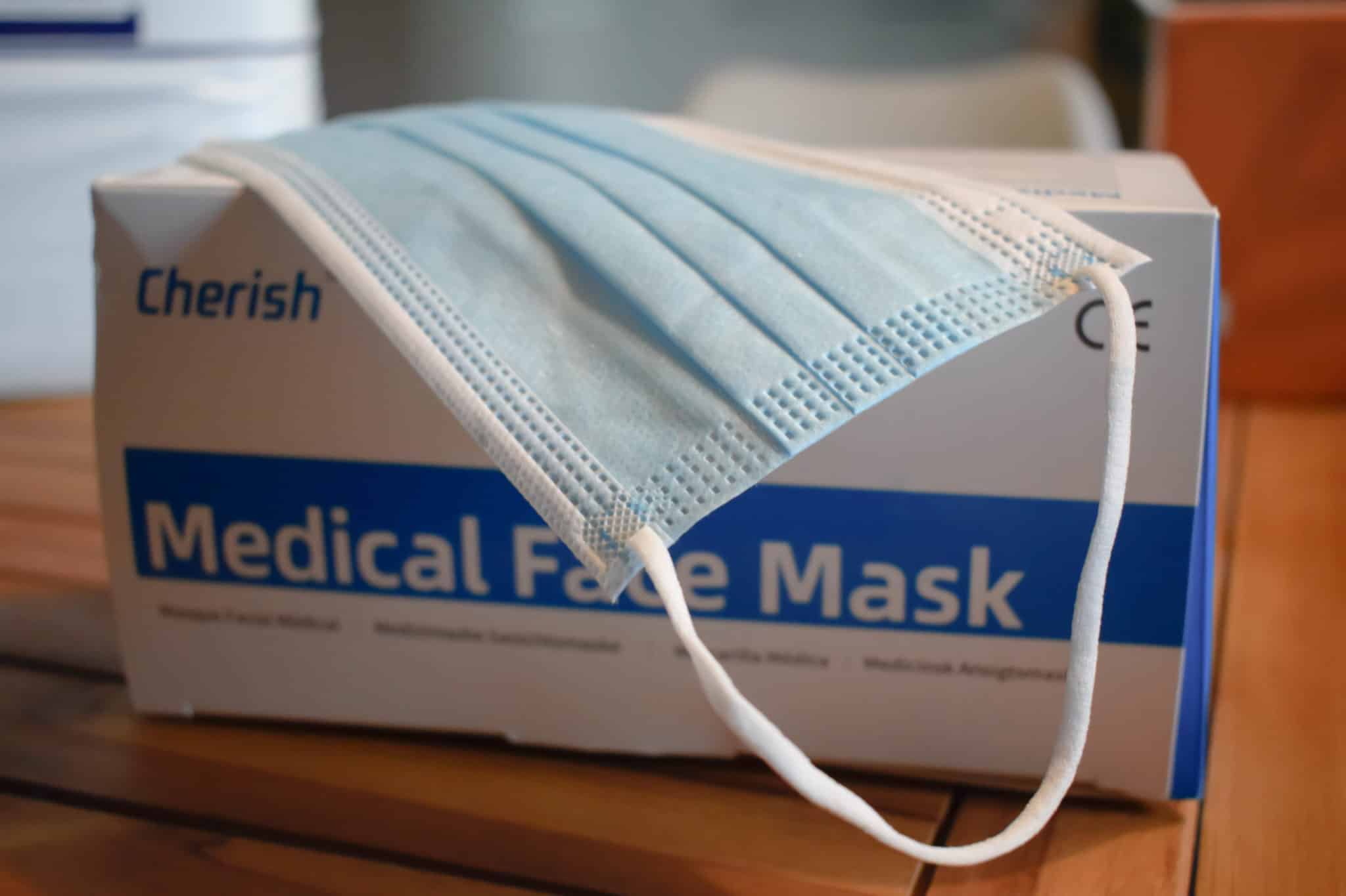 PflegeBox Medizinische Schutzmasken scaled